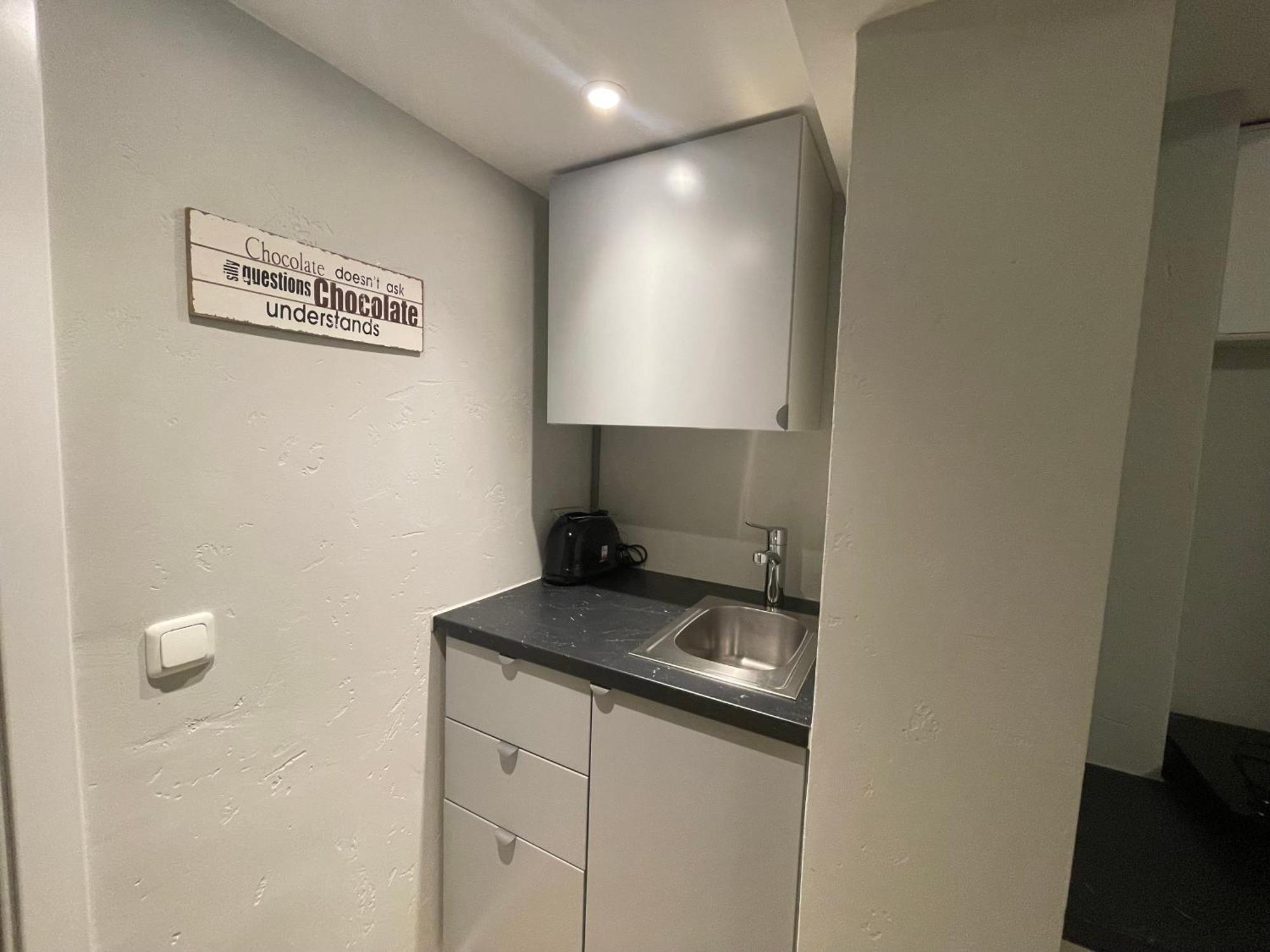 Suesses Kleines Und Zentrales Apartment Fuer Zwei Personen Mitten In Hamburg Dış mekan fotoğraf